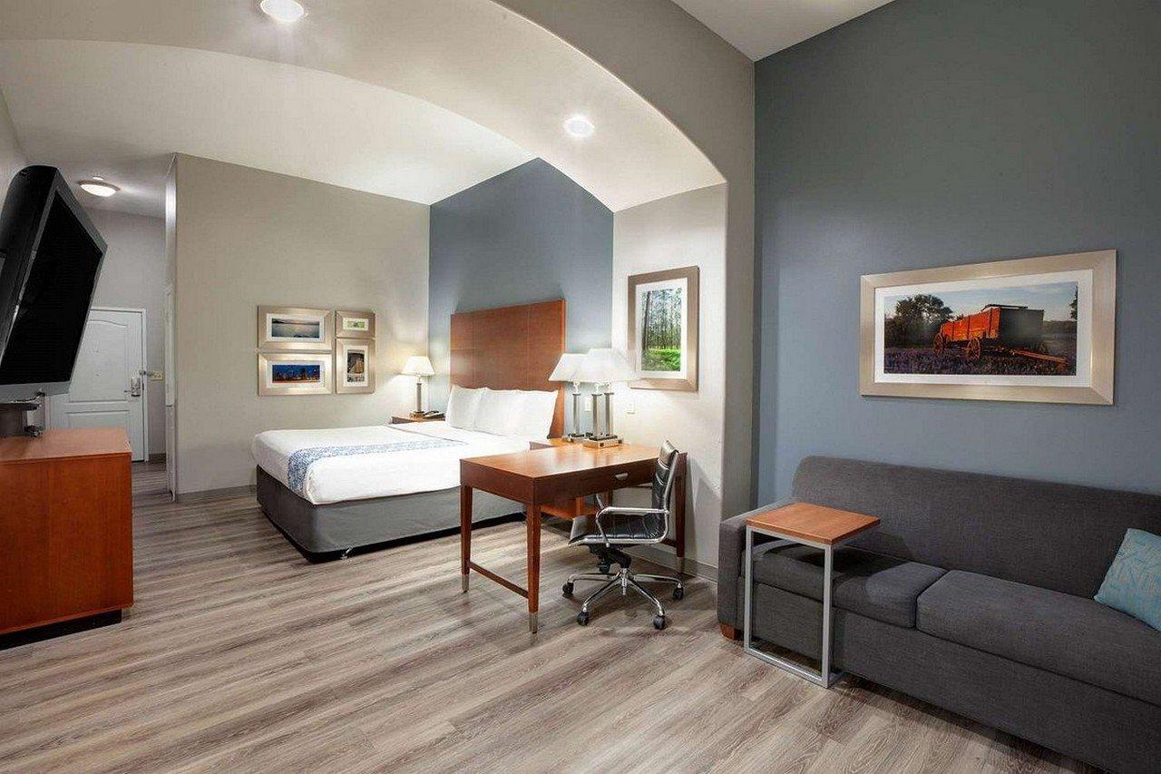 Comfort Inn & Suites Cleveland Bagian luar foto