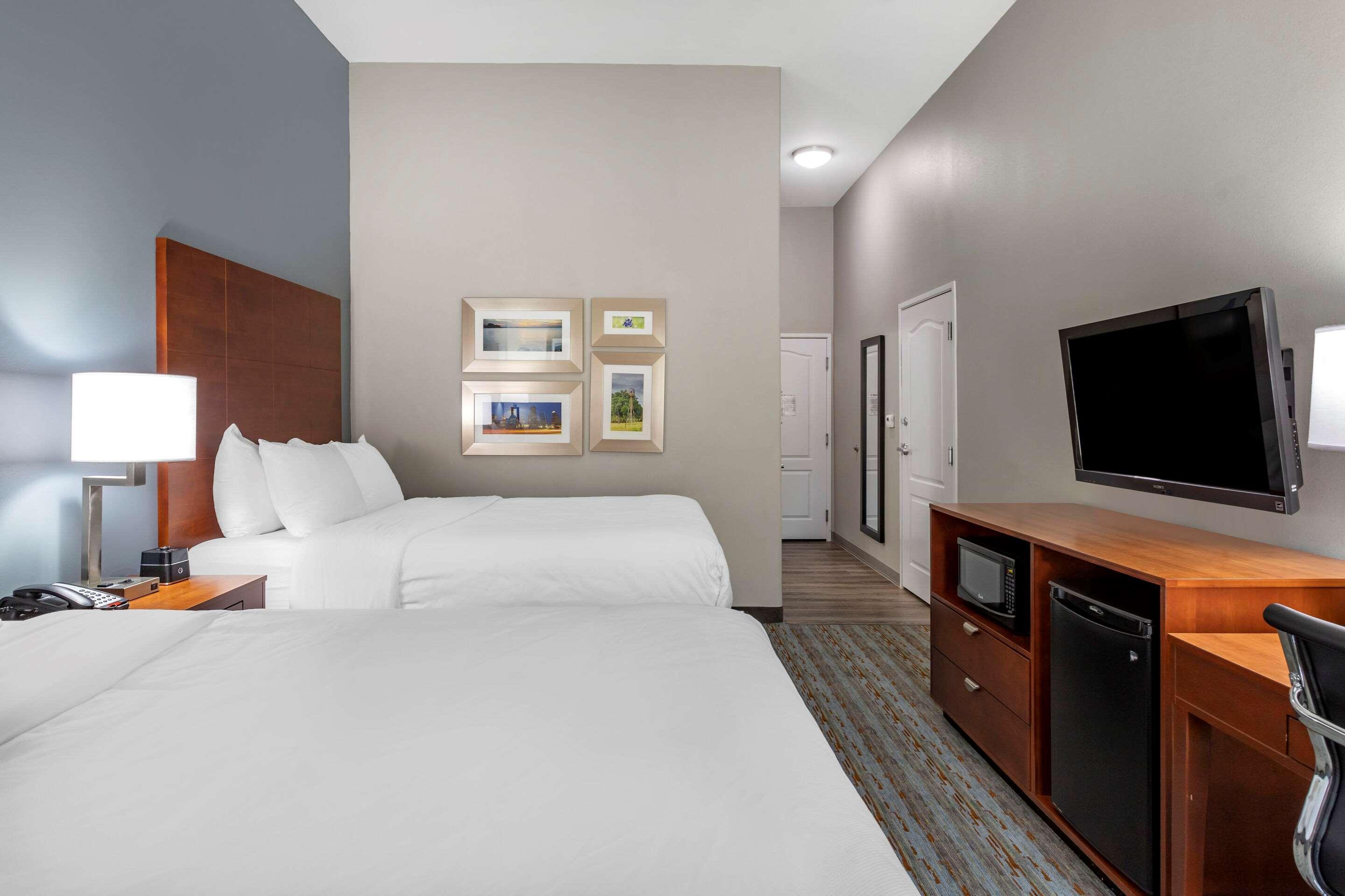 Comfort Inn & Suites Cleveland Bagian luar foto