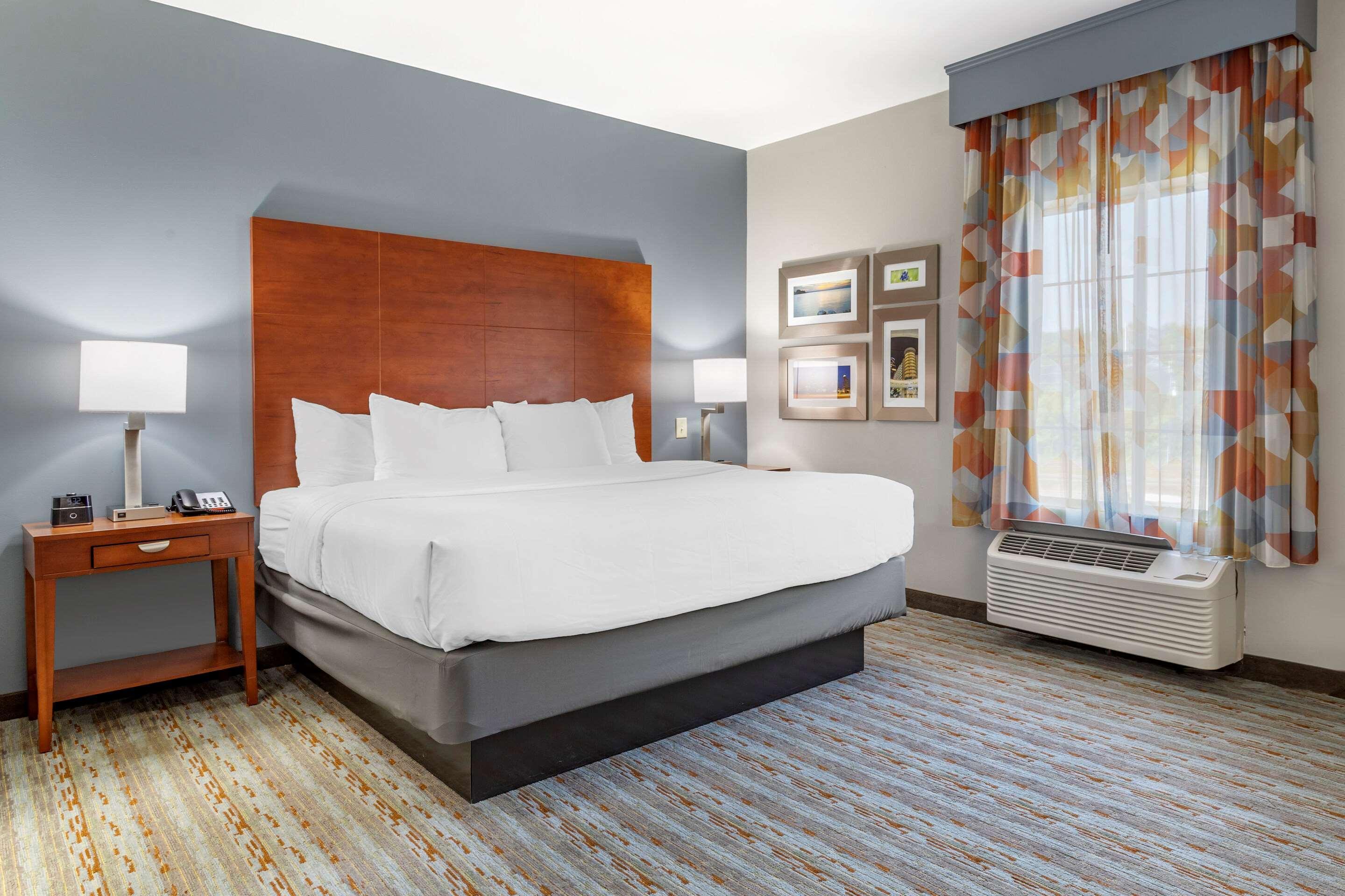 Comfort Inn & Suites Cleveland Bagian luar foto