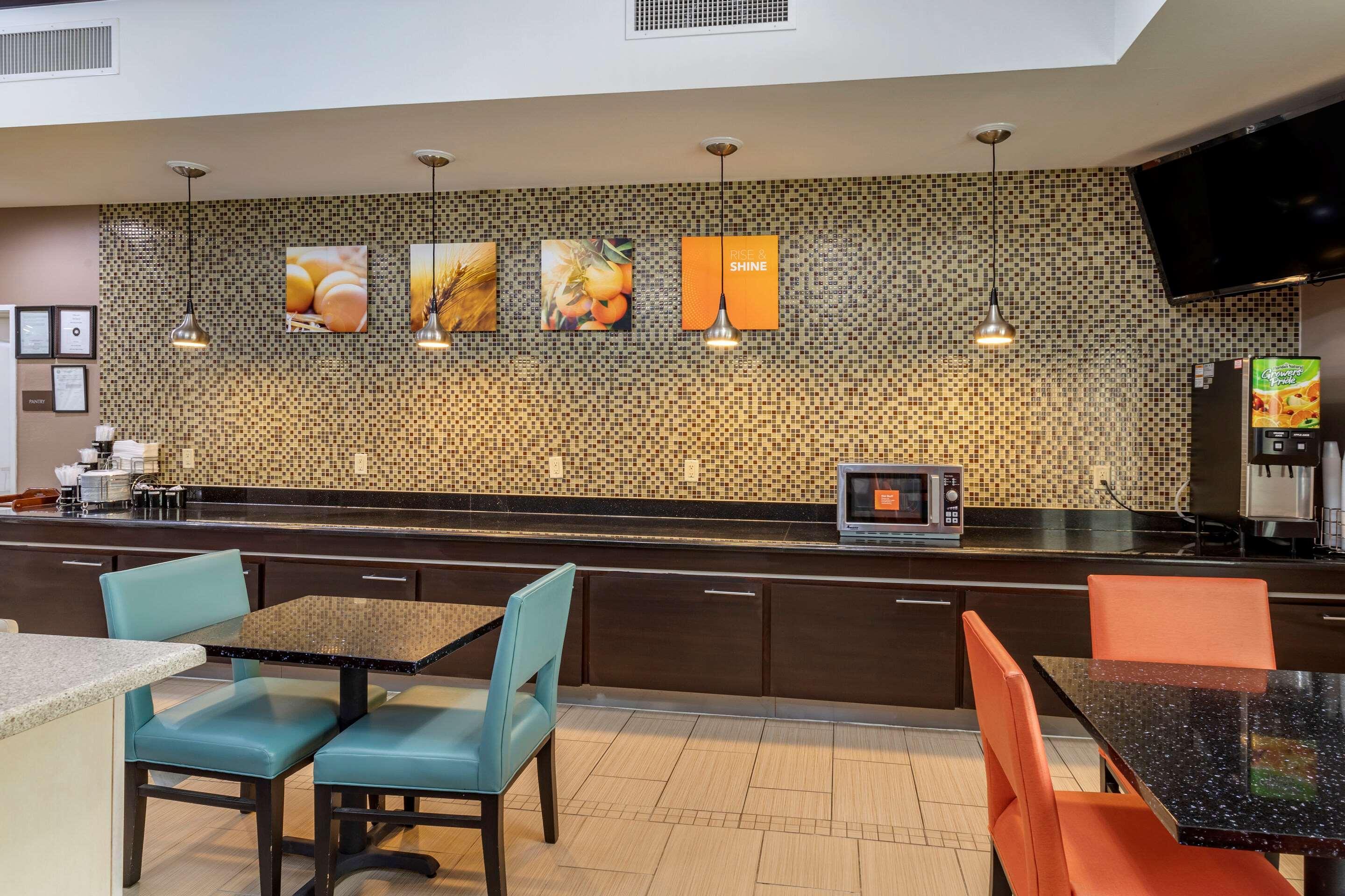 Comfort Inn & Suites Cleveland Bagian luar foto
