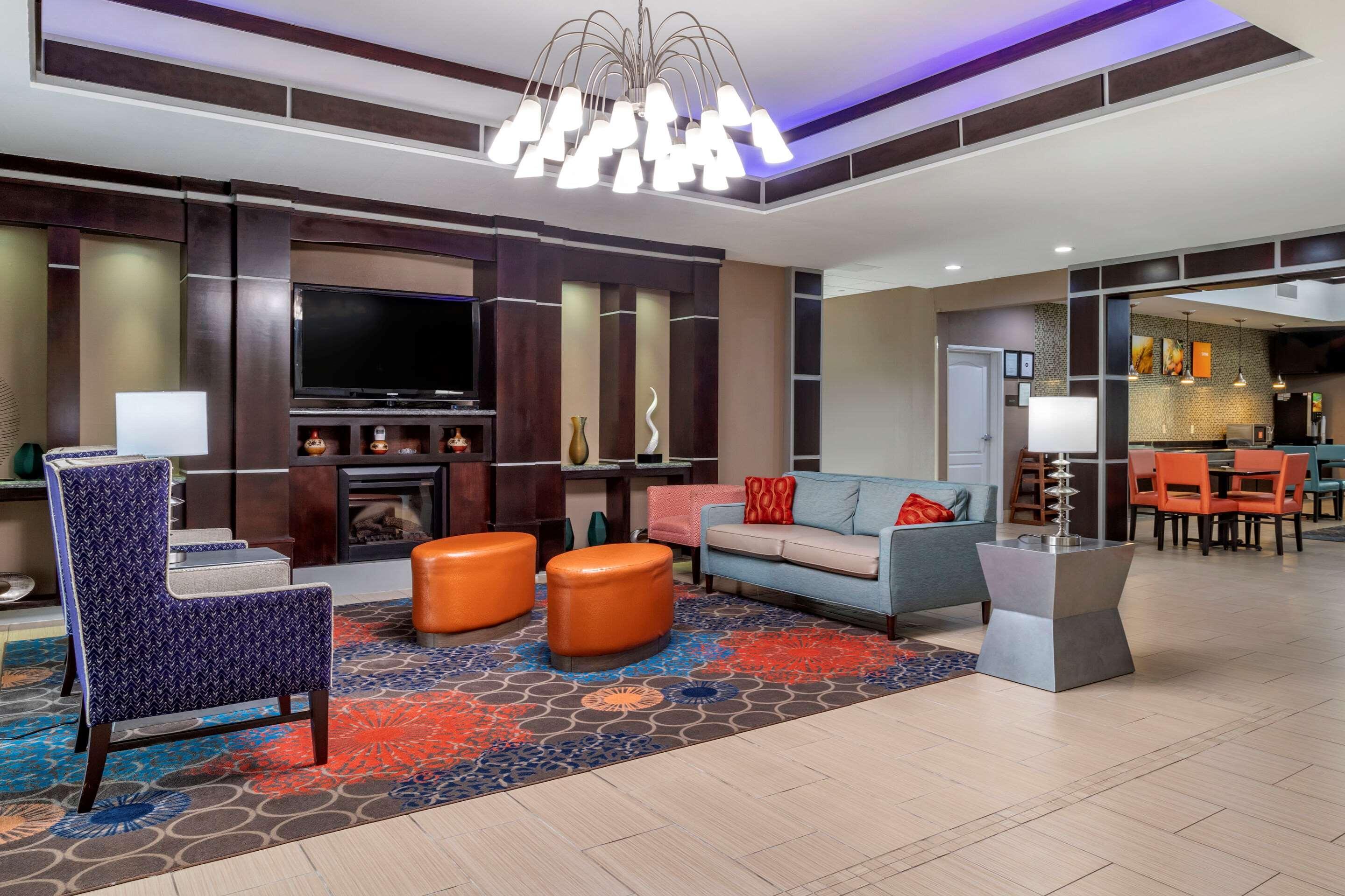 Comfort Inn & Suites Cleveland Bagian luar foto