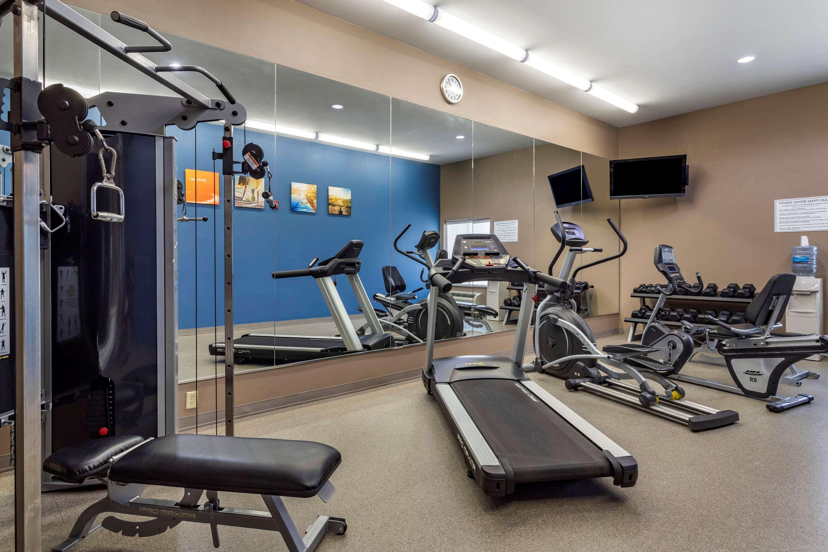 Comfort Inn & Suites Cleveland Bagian luar foto