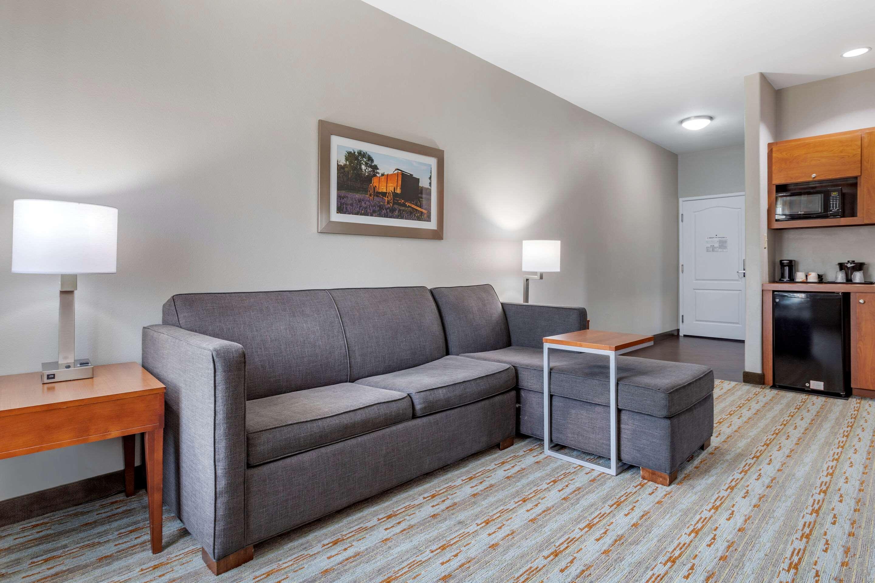 Comfort Inn & Suites Cleveland Bagian luar foto
