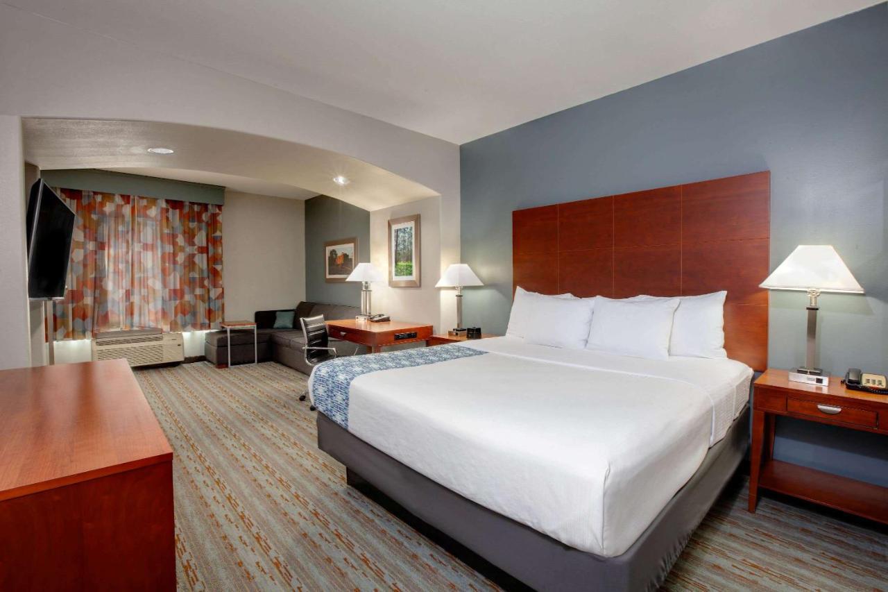 Comfort Inn & Suites Cleveland Bagian luar foto
