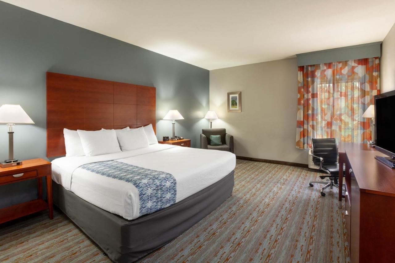 Comfort Inn & Suites Cleveland Bagian luar foto