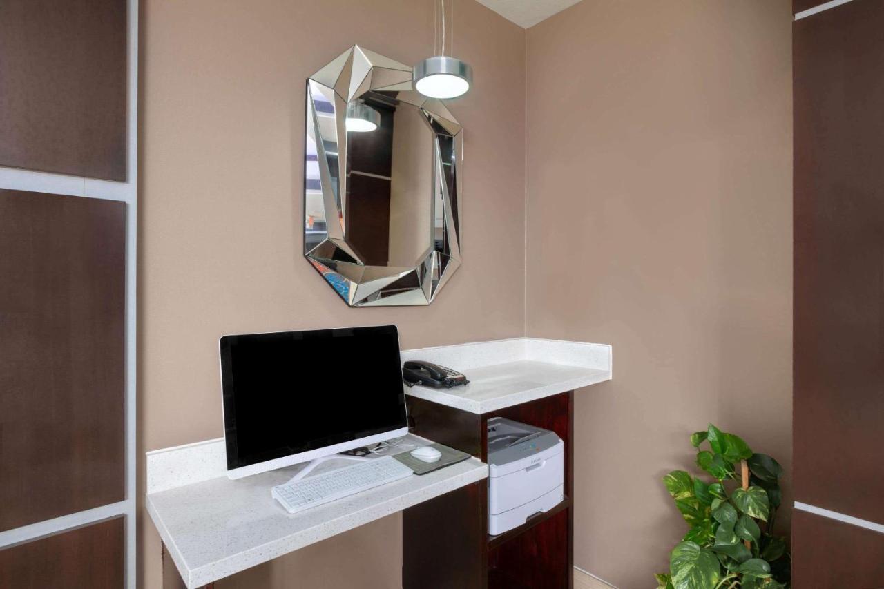 Comfort Inn & Suites Cleveland Bagian luar foto