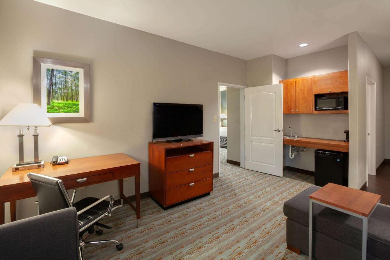 Comfort Inn & Suites Cleveland Bagian luar foto